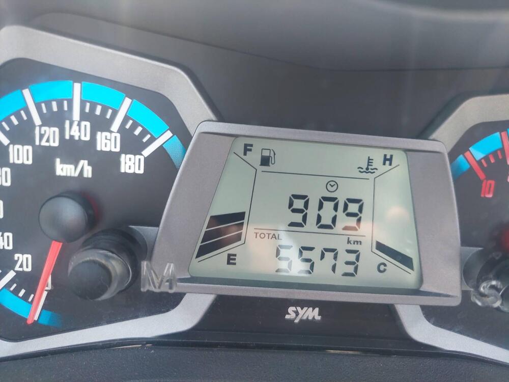 Sym Maxsym 400 (2021 - 25) (4)