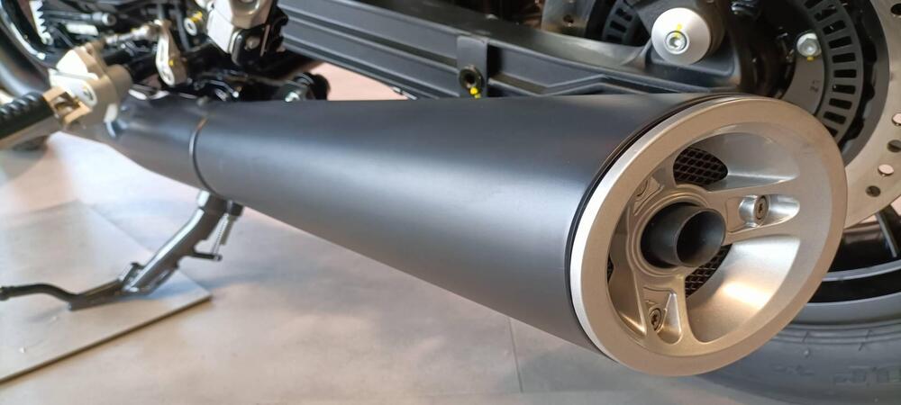 Moto Guzzi V9 Bobber (2021 - 25) (4)