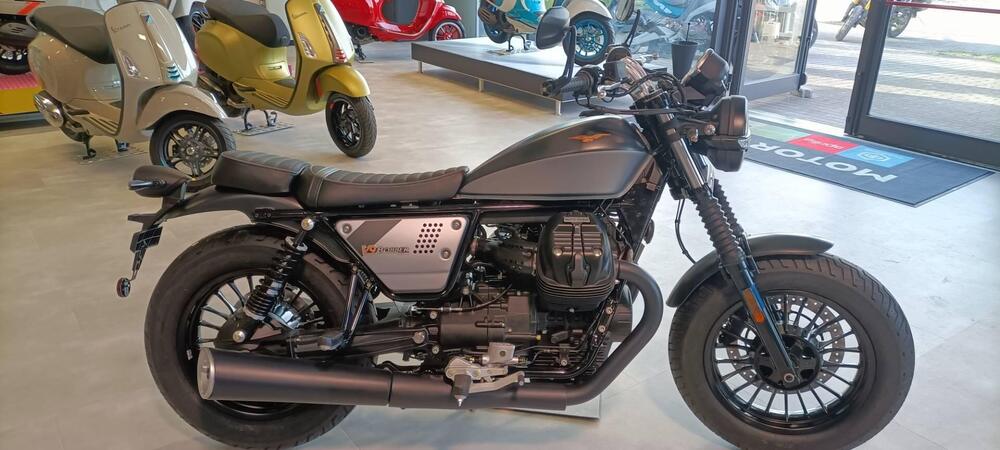Moto Guzzi V9 Bobber (2021 - 25) (5)