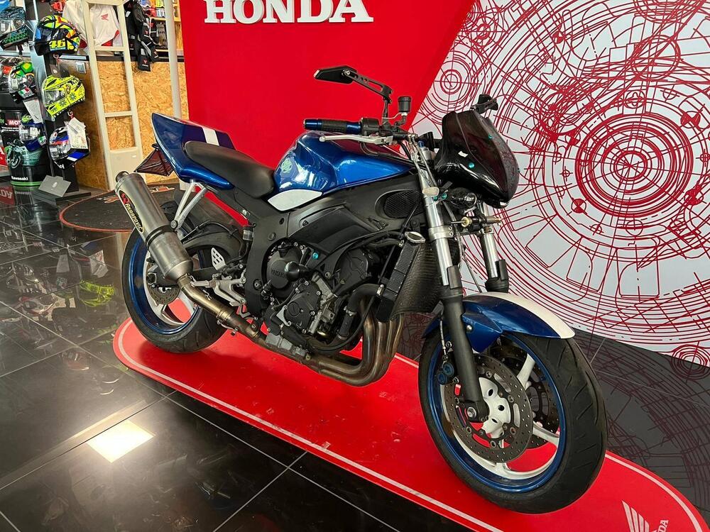 Yamaha YZF R6 (2001 - 02) (6)