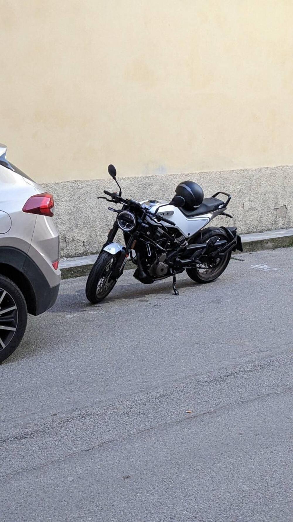 Husqvarna Vitpilen 401 (2021 - 23) (16)