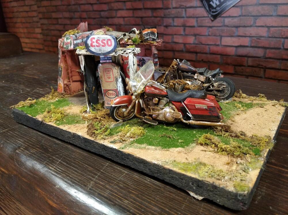 Diorama Road King e Dyna demolita con pompa di ben 