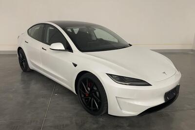Tesla Model 3 Performance: la scheda tecnica arriva dalla Cina