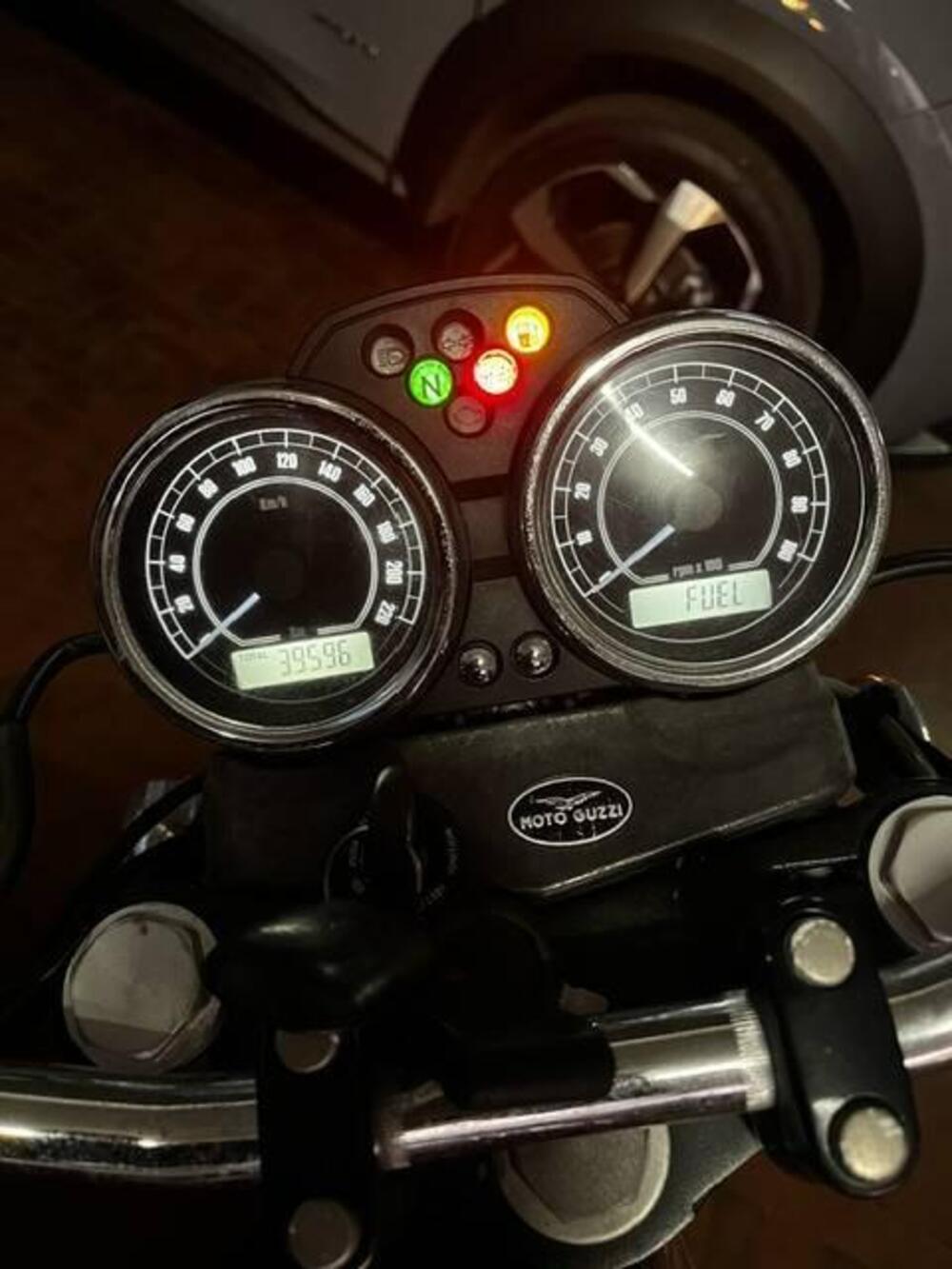 Moto Guzzi V7 Classic (2008 - 12) (15)