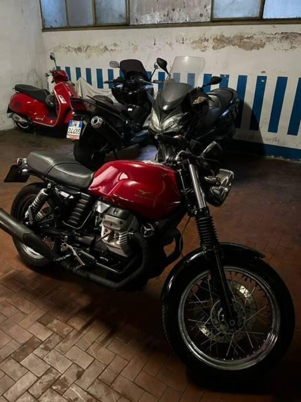 Moto Guzzi V7 Classic (2008 - 12) (11)
