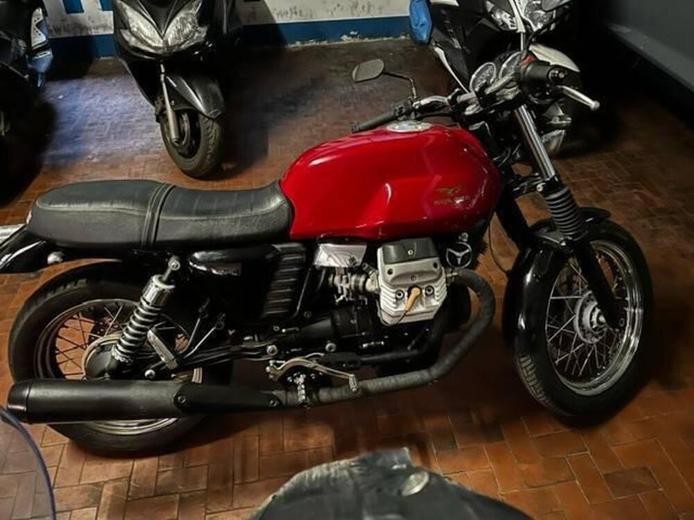 Moto Guzzi V7 Classic (2008 - 12) (17)