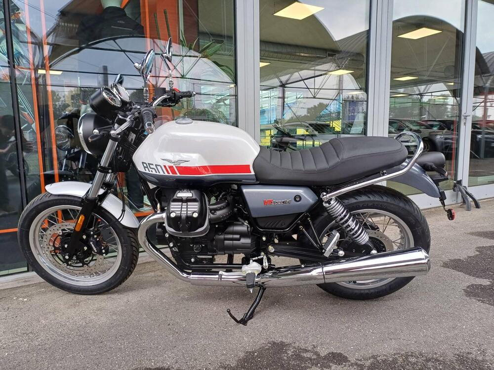 Moto Guzzi V7 Special (2021 - 24) (3)