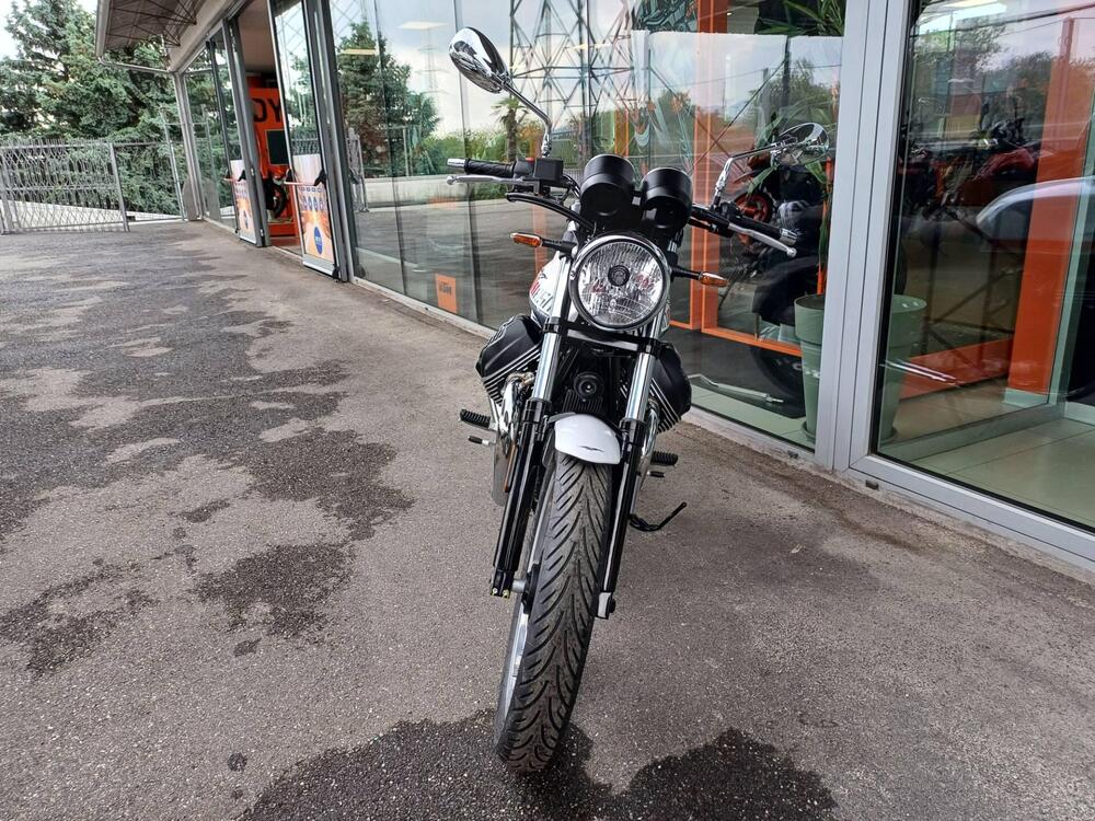 Moto Guzzi V7 Special (2021 - 24) (2)