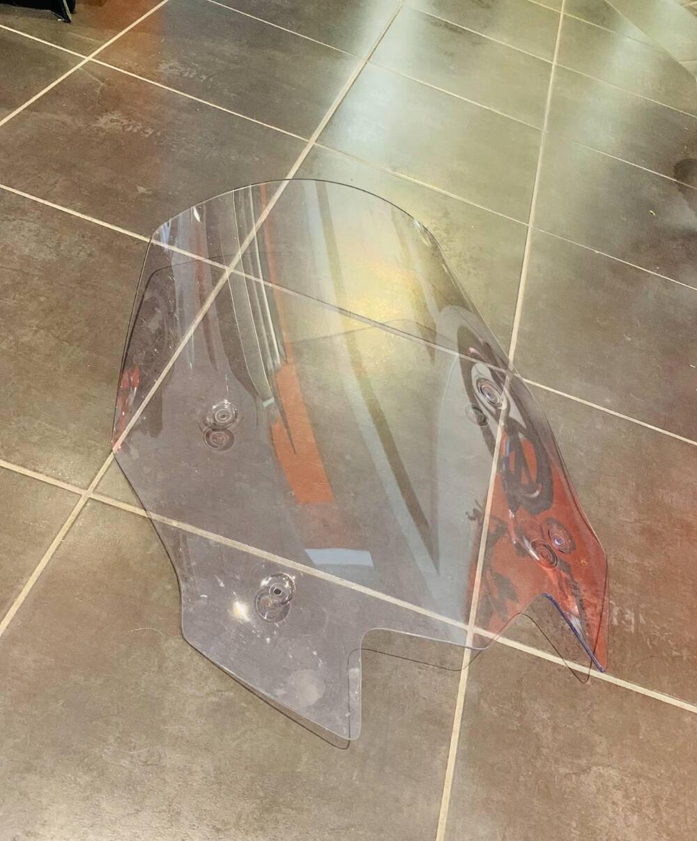 PARABREZZA ORIGINALE T-MAX 560 Yamaha (2)