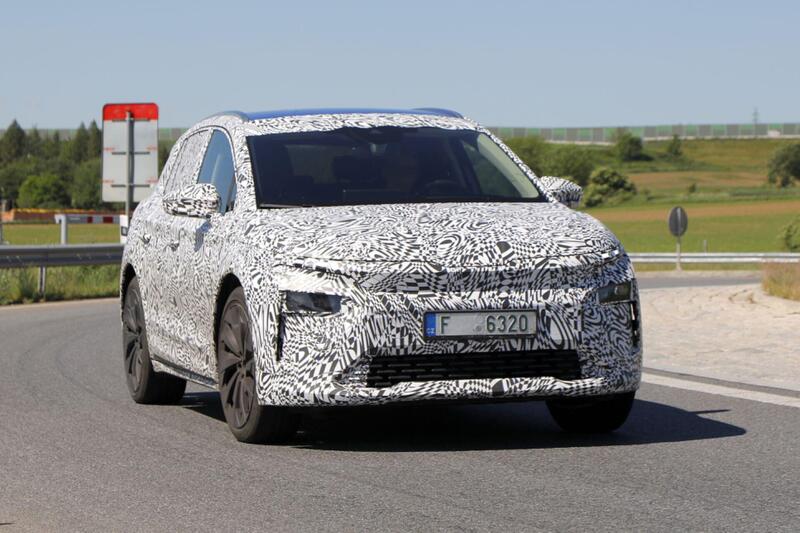 Skoda Elroq: le foto spia della nuova compatta elettrica 