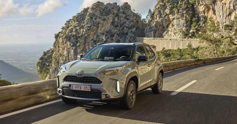 Toyota Yaris Cross 2024: nuovo motore, l&#039;ibrido &egrave; pi&ugrave; potente 