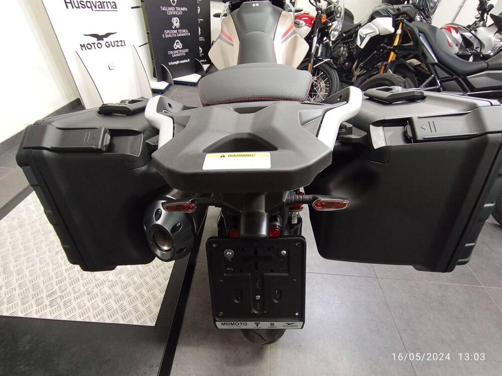 Moto Guzzi V85 TT Travel (2024 - 25) (6)