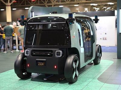 Due incidenti con due moto per la self driving car Zoox di Amazon: in corso le indagini