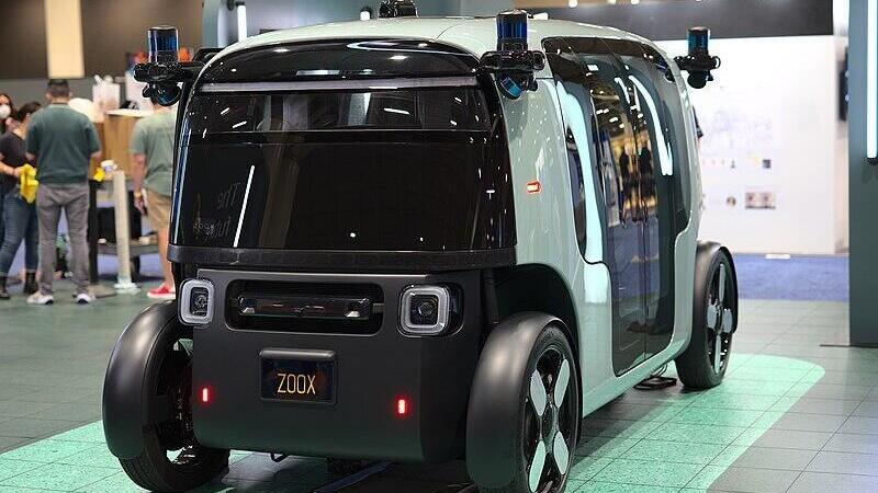 Due incidenti con due moto per la self driving car Zoox di Amazon: in corso le indagini