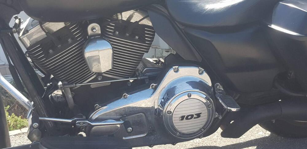 Harley-Davidson 1690 Street Glide (2011 - 13) - FLHX (3)