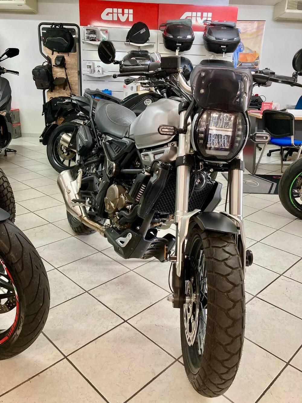 Voge Trofeo 300ACX Scrambler (2021 - 25)