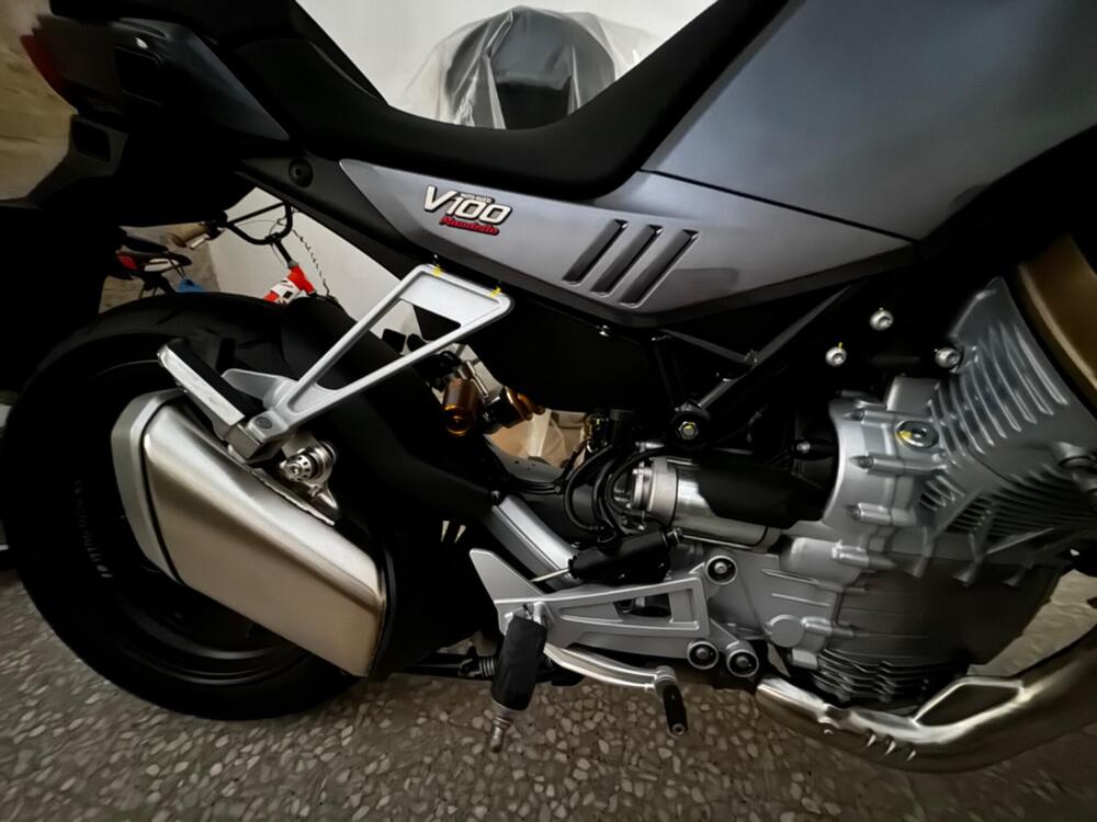 Moto Guzzi V100 Mandello S (2022 - 24) (4)