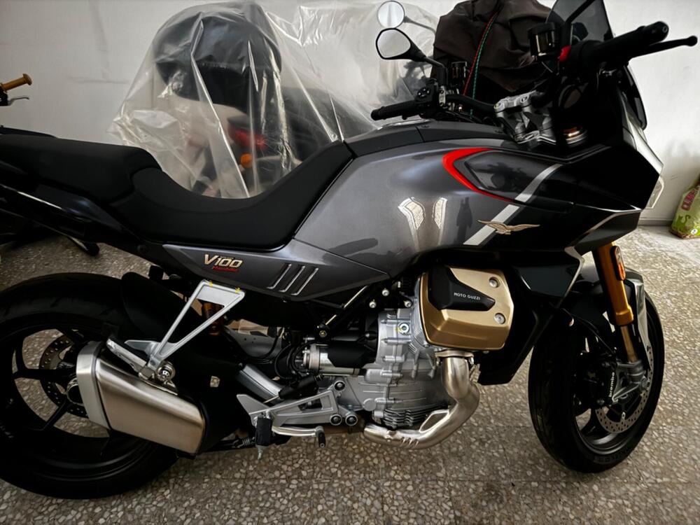 Moto Guzzi V100 Mandello S (2022 - 24) (8)