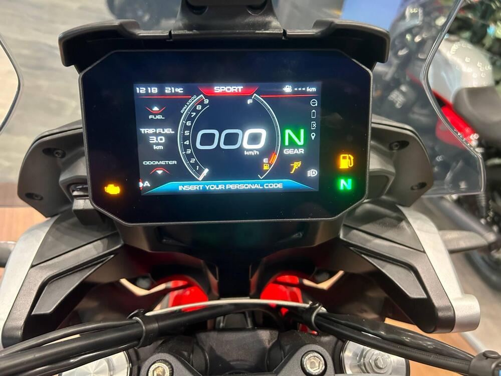 Moto Guzzi V85 TT (2024 - 25) (7)