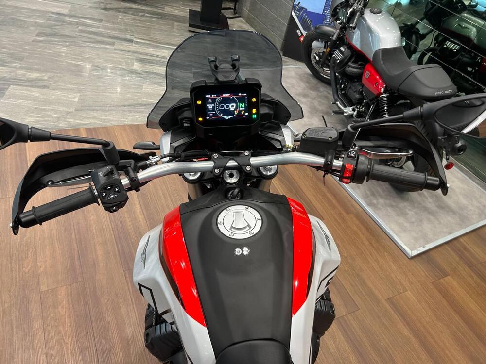 Moto Guzzi V85 TT (2024 - 25) (6)