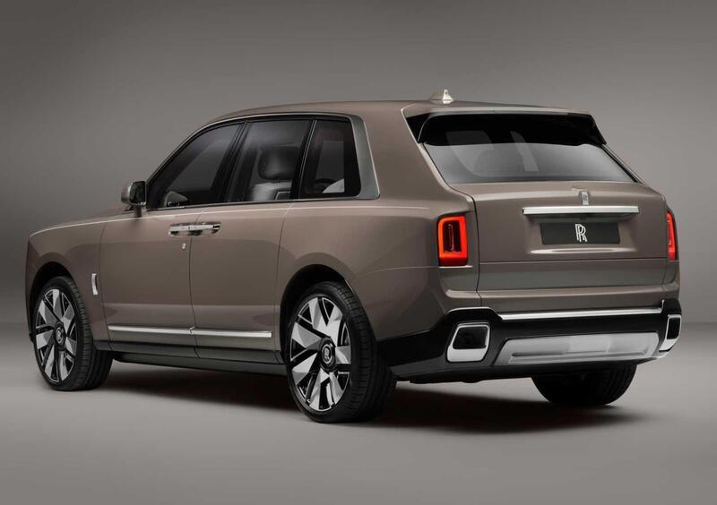 Rolls Royce Cullinan (2)