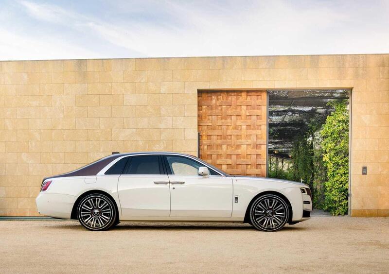 Rolls Royce Ghost (2021-->>) (3)