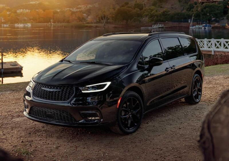 Chrysler Pacifica (2020-->>) (2)