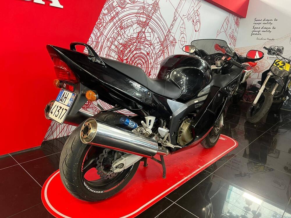 Honda CBR 1100 XX Superblackbird (1999 - 00) (3)