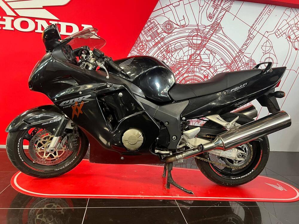Honda CBR 1100 XX Superblackbird (1999 - 00) (5)