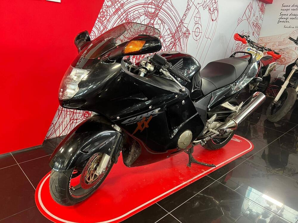 Honda CBR 1100 XX Superblackbird (1999 - 00) (9)