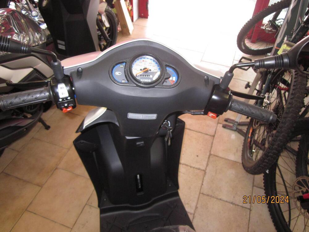 Kymco Agility 50 R12 (2021 - 25) (7)