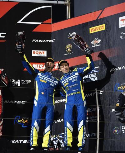 Valentino Rossi c'&egrave;: vince ancora a Misano nel GT World Challenge con BMW [VIDEO]