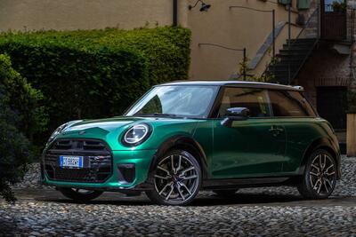 Mini Cooper 2024: le versioni, i motori e le caratteristiche&nbsp;tecniche
