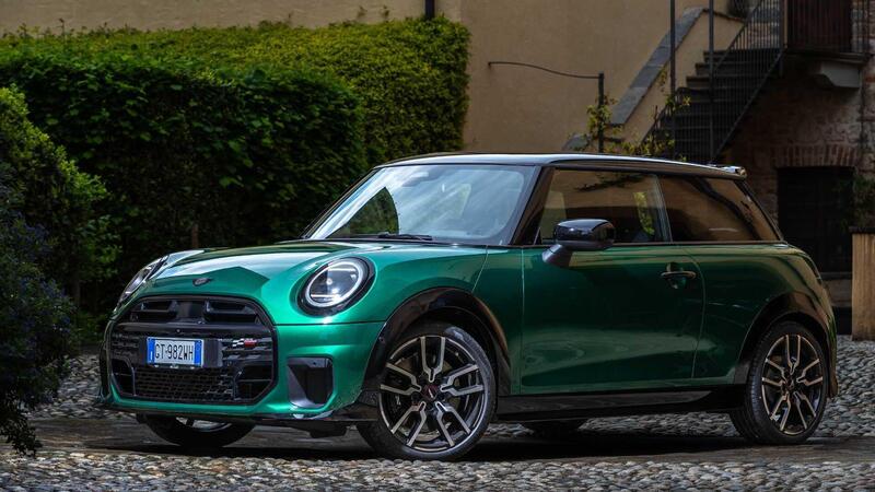 Mini Cooper 2024: le versioni, i motori e le caratteristiche&nbsp;tecniche