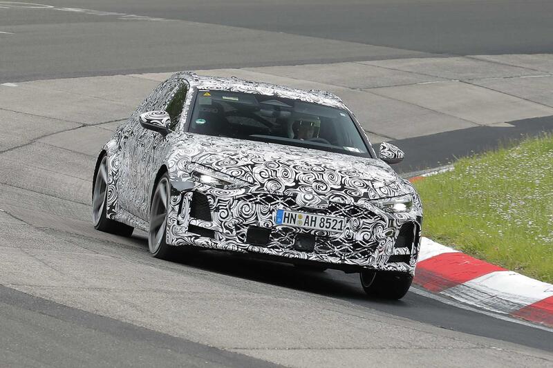 Audi RS5: le foto spia del prototipo al Nurburgring 