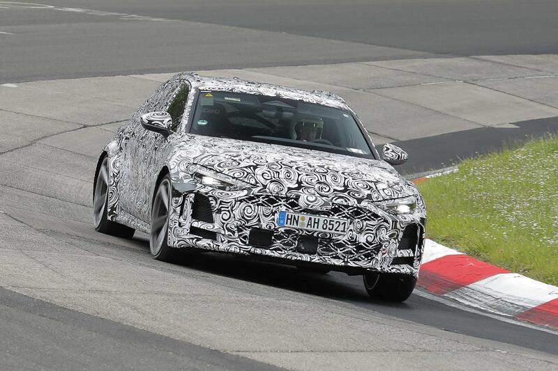 Audi RS5: le foto spia del prototipo al Nurburgring 