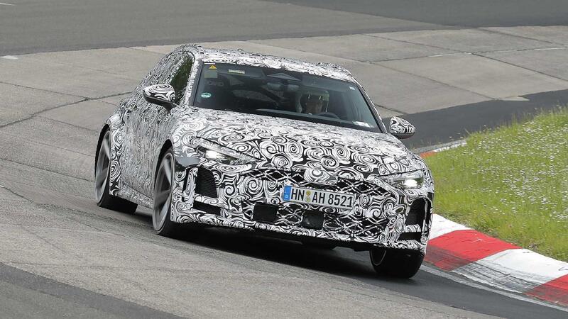 Audi RS5: le foto spia del prototipo al Nurburgring 