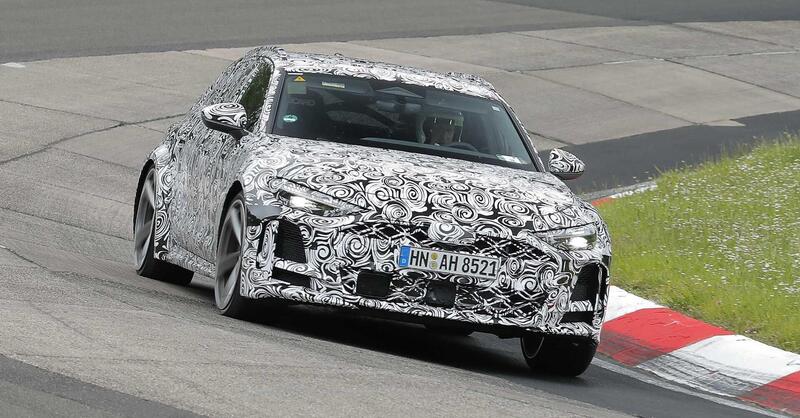 Audi RS5: le foto spia del prototipo al Nurburgring 