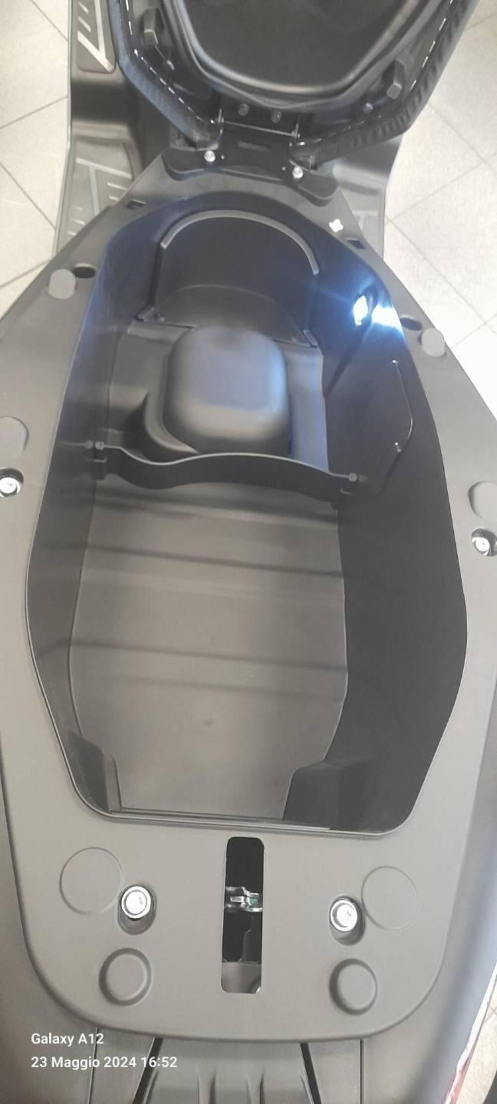 Voge Sfida SR3 (2024 - 25) (10)