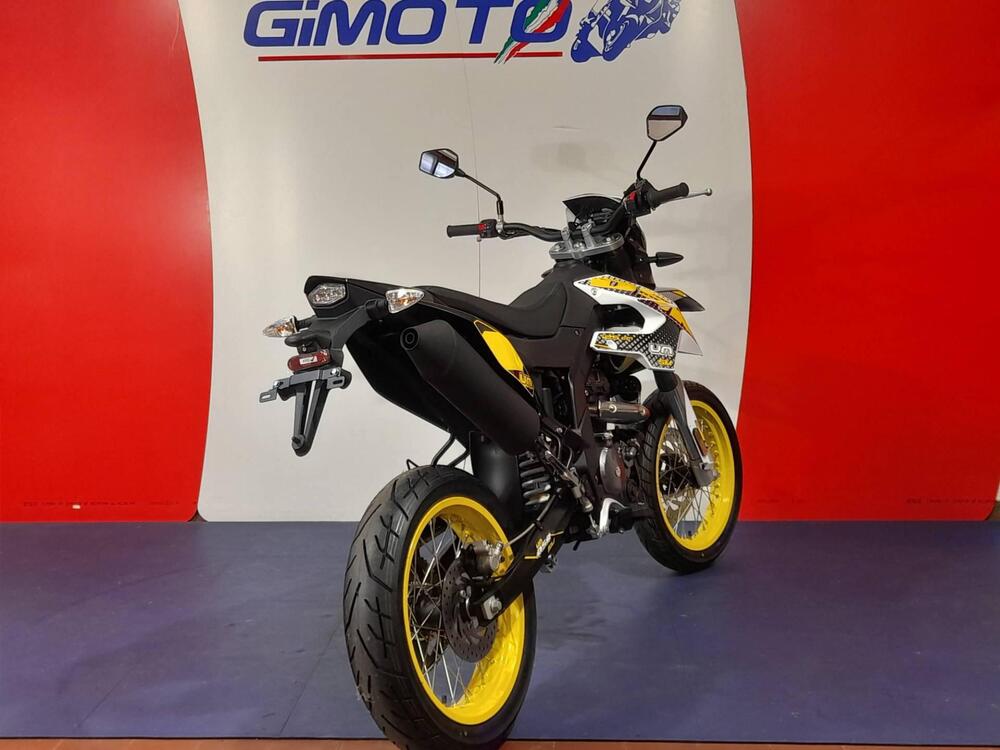 Um Italia DSR 125 SM (2023 - 25) (3)
