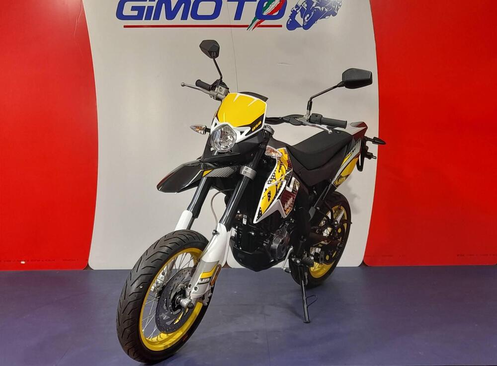 Um Italia DSR 125 SM (2023 - 25) (5)