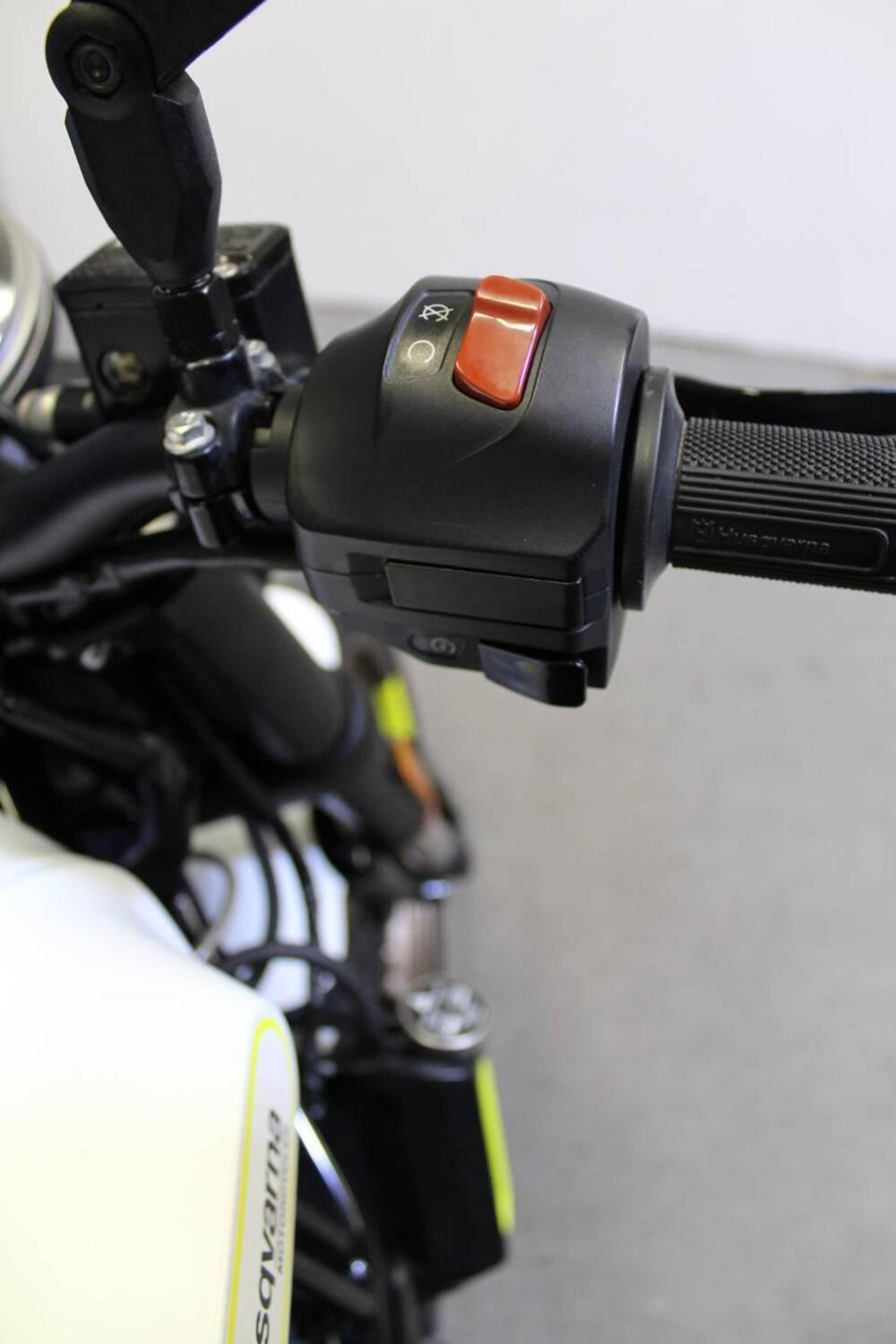 Husqvarna Vitpilen 401 (2018 - 19) (11)