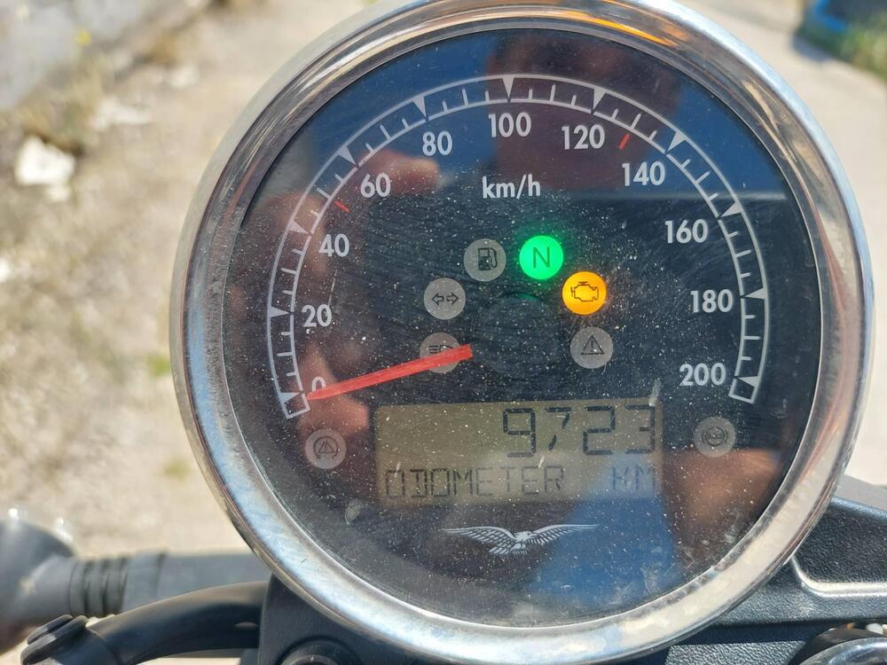 Moto Guzzi V7 III Stone (2017 - 20) (4)