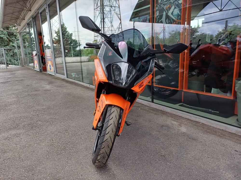 KTM RC 390 (2022 - 25) (2)