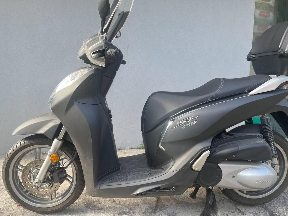 Honda SH 300 i ABS (2016 - 20) (2)