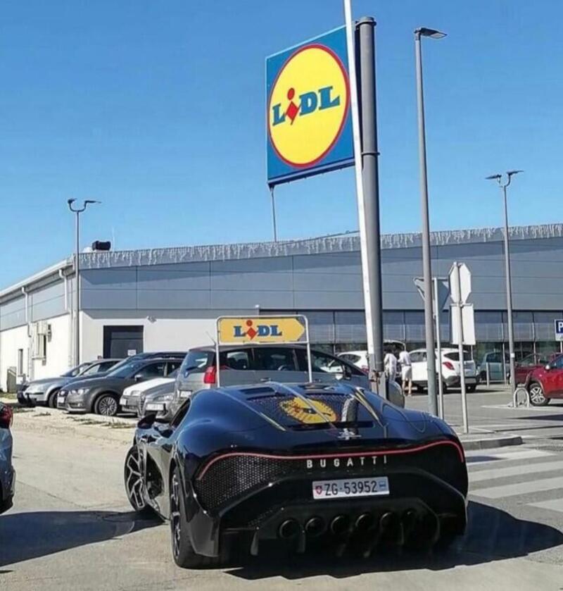 Bugatti La Voiture Noire al Lidl: anche i ricchi piangono?