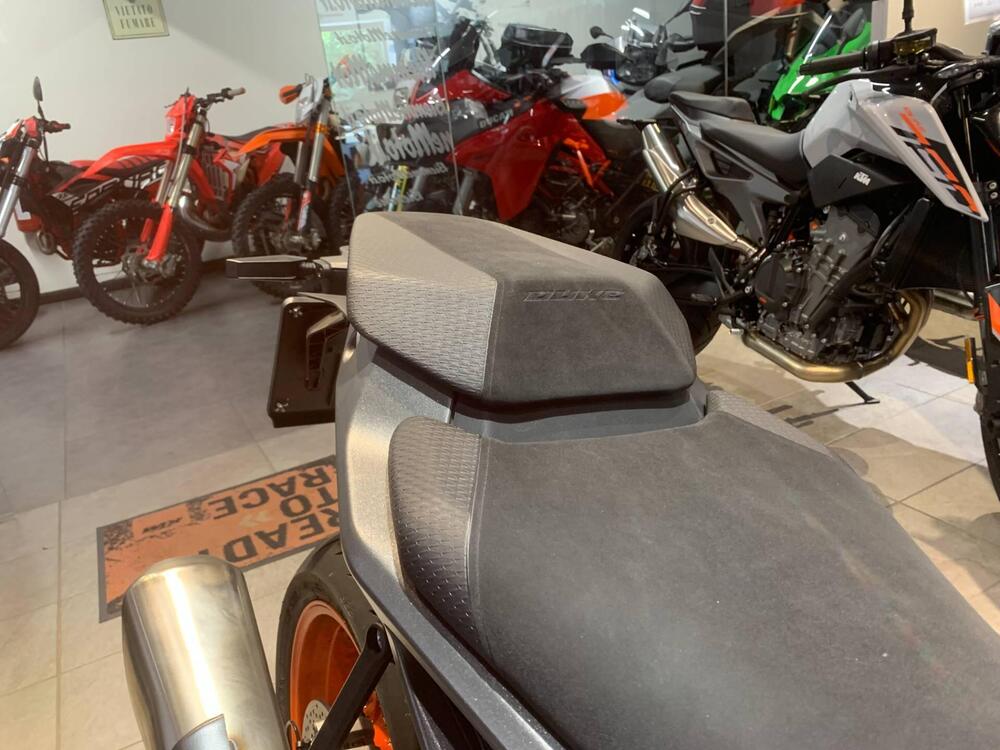 KTM 990 Duke (2024 - 26) (4)