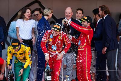 F1. Charles Leclerc spezza finalmente la "maledizione" del GP di Monaco: la lotta per il mondiale si infiamma