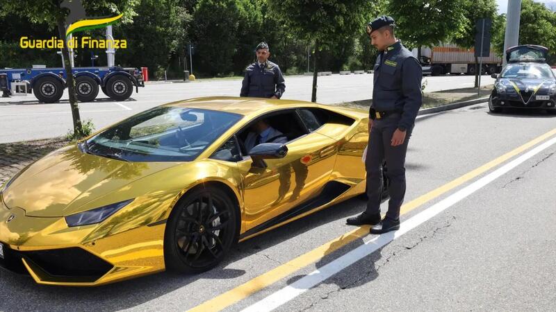 Contrabbando di auto di lusso in affitto: Porsche, McLaren, Lamborghini, Mercedes