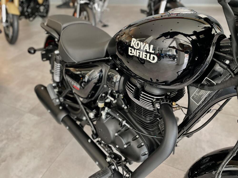 Royal Enfield Meteor 350 Fireball (2021 - 25) (3)